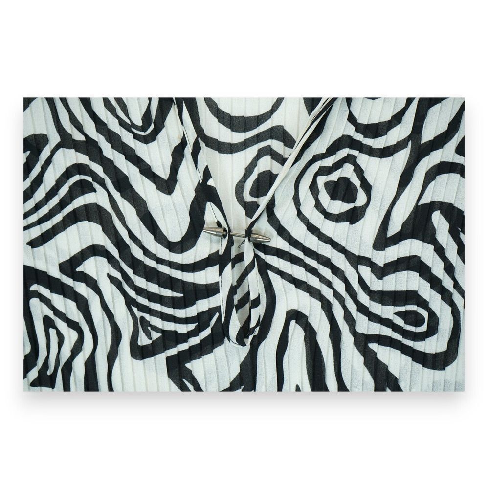 Le Caviar Women's Animal Zebrah Print Long‎ Sleeve Blouse - Small 3/4 Sleeve - Picture 4 of 6